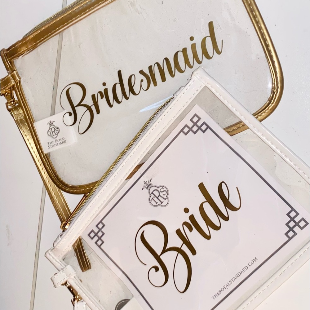 Bridal party wrist bags. 8 bridesmaid. 1 bride.